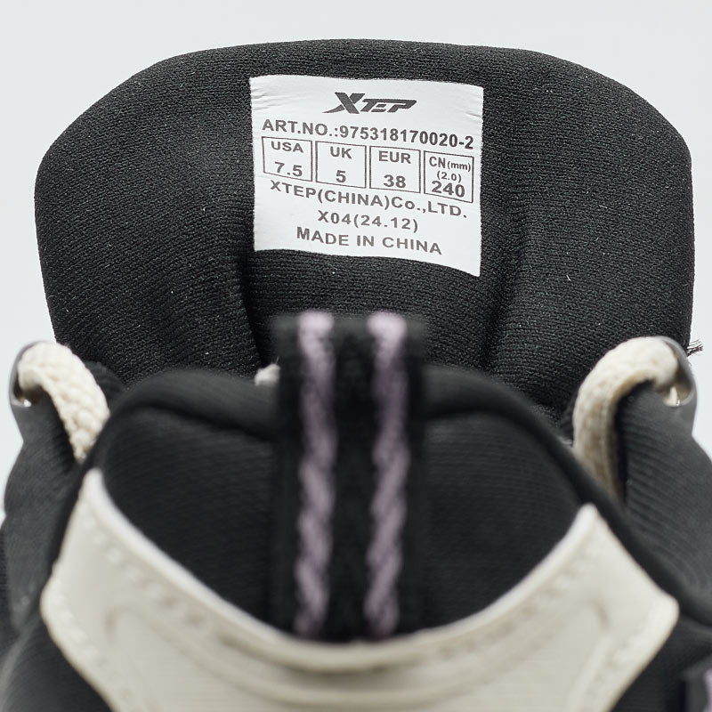 حذاء نسائي خارجي من إكستيب، لون أبيض ناصع/أسود، رقم الموديل 170020-2