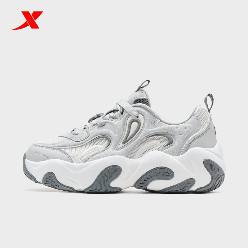 حذاء XTEP Petal 3.0 النسائي الكاجوال، لون رمادي فانتوم/أبيض قماشي، رقم الموديل 320008-9