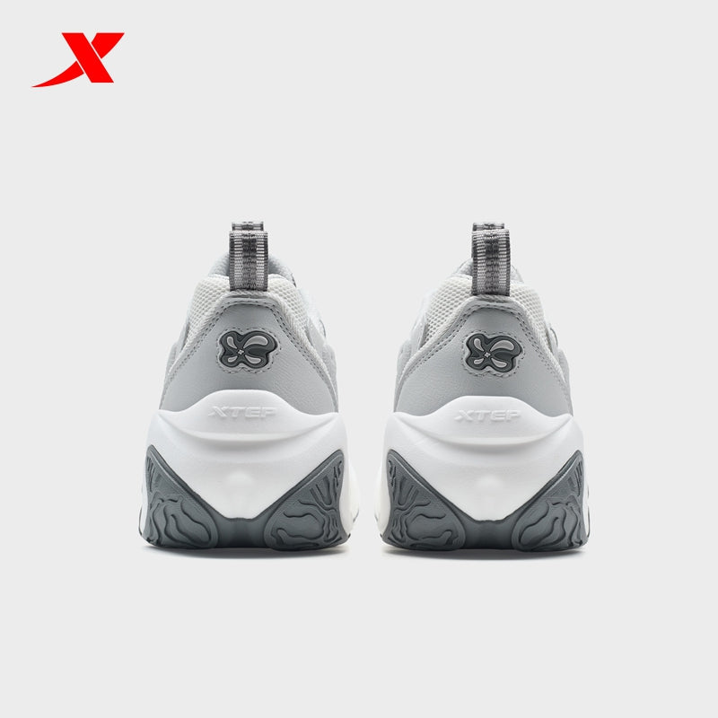 حذاء XTEP Petal 3.0 النسائي الكاجوال، لون رمادي فانتوم/أبيض قماشي، رقم الموديل 320008-9